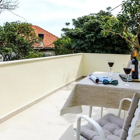 Guest house Rose Molunat