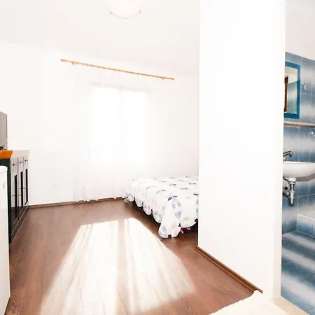 Rose Guest house Molunat