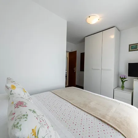 Guest house Rose Molunat