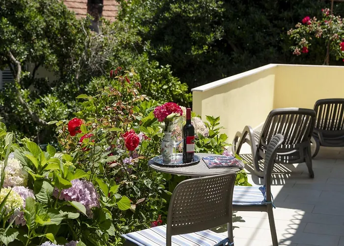 Rose Gostinjska kuća Molunat