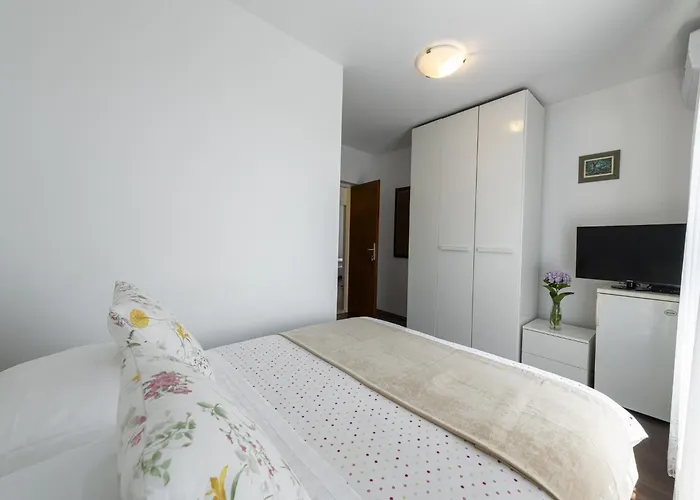 Rose Gostinjska kuća Molunat