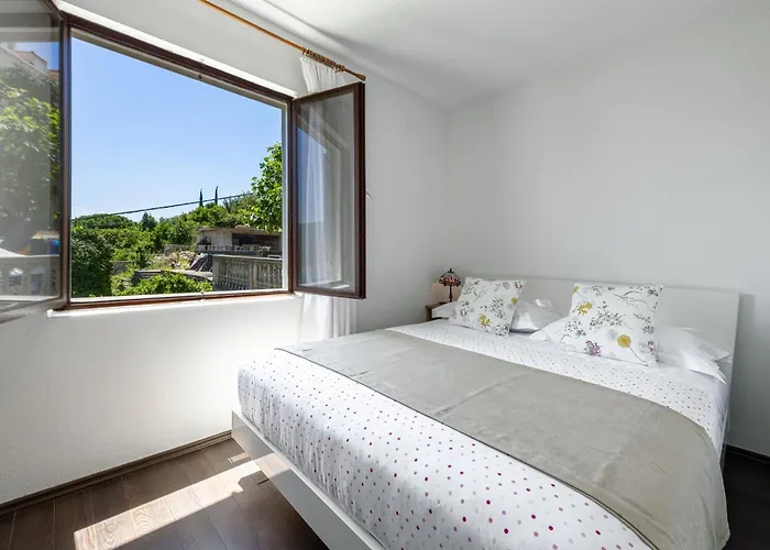 Rose Gostinjska kuća 2*