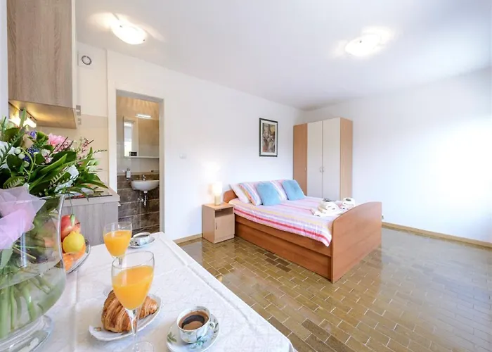 Rose Gostinjska kuća Molunat